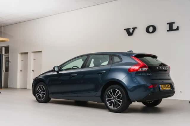 Volvo V40 (2019) thumbnail 3