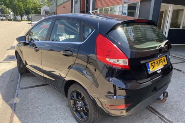 Ford Fiesta (2012) thumbnail 5