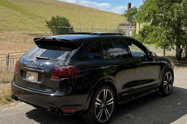Porsche Cayenne (0) thumbnail 3