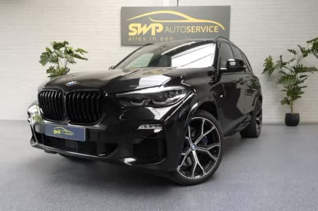BMW X5 (2019) thumbnail 1