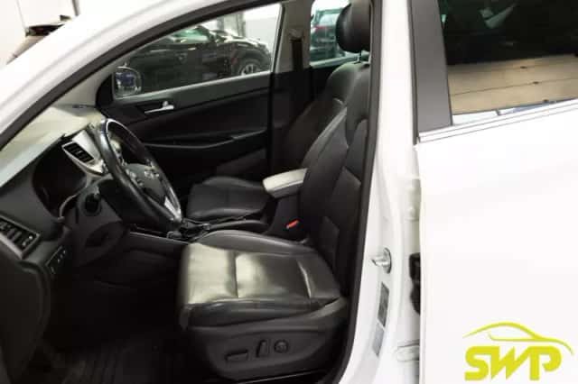 Hyundai Tucson (2016) thumbnail 2