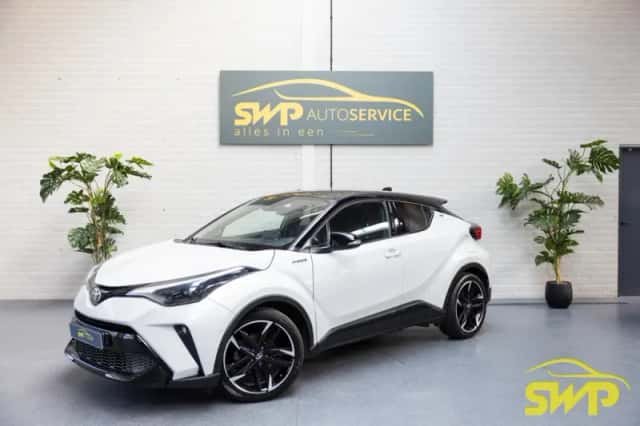 Toyota C-HR (2021) thumbnail 1