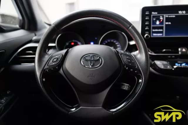 Toyota C-HR (2021) thumbnail 3