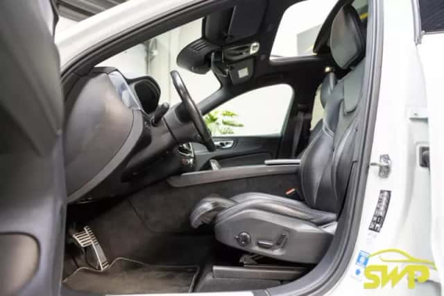 Volvo XC60 (2021) thumbnail 2