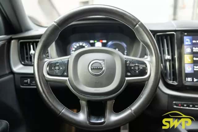 Volvo XC60 (2021) thumbnail 4