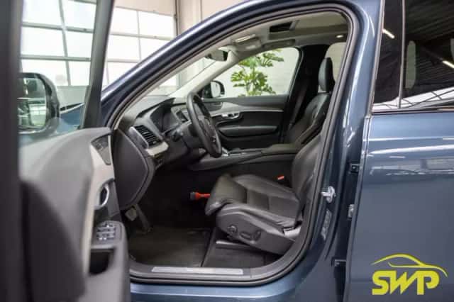 Volvo XC90 (2024) thumbnail 2
