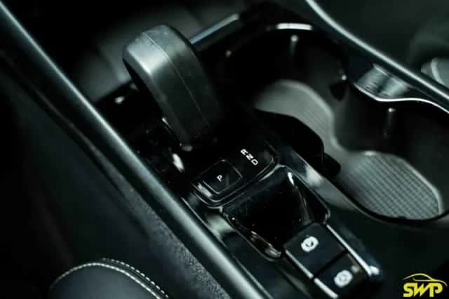 Volvo XC40 (2023) thumbnail 5