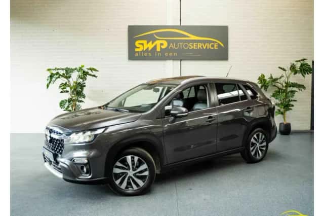 Suzuki S-Cross (2023) thumbnail 1