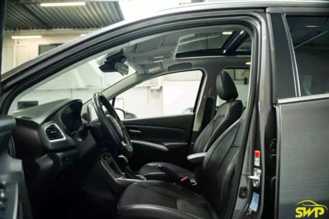 Suzuki S-Cross (2023) thumbnail 2