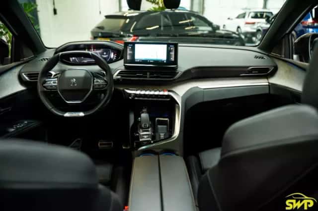 Peugeot 5008 (2021) thumbnail 4