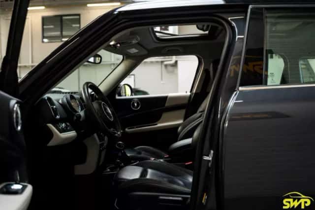 MINI Countryman (2017) thumbnail 2