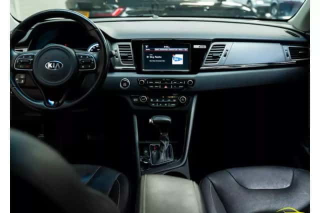 Kia Niro (2018) thumbnail 3