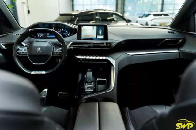 Peugeot 3008 (2019) thumbnail 5