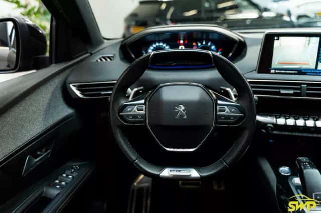 Peugeot 3008 (2019) thumbnail 6