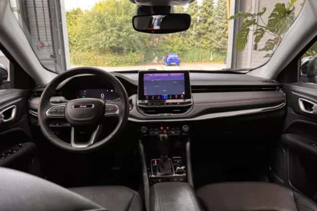 Jeep Compass (2023) thumbnail 3