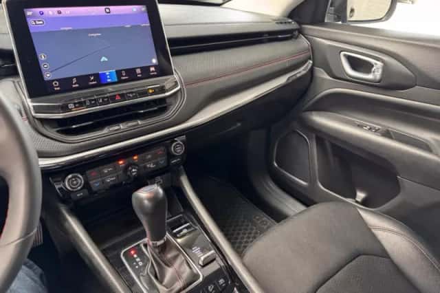 Jeep Compass (2023) thumbnail 4