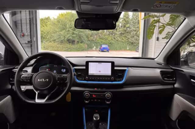 Kia Stonic (2025) thumbnail 4