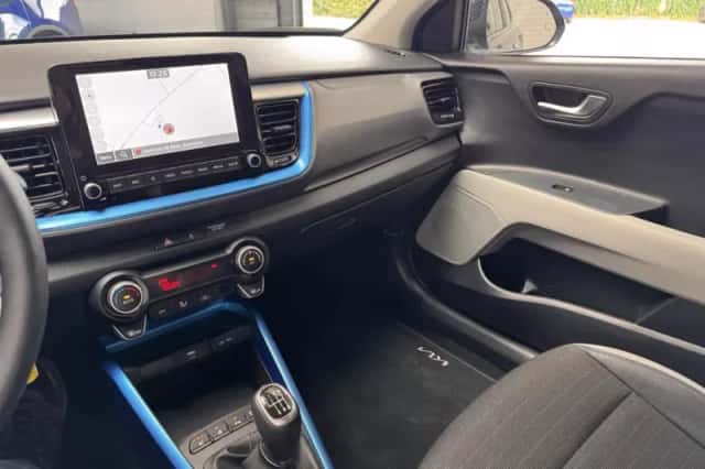 Kia Stonic (2025) thumbnail 5