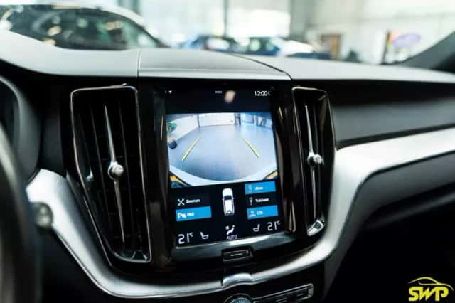 Volvo XC60 (2020) thumbnail 6