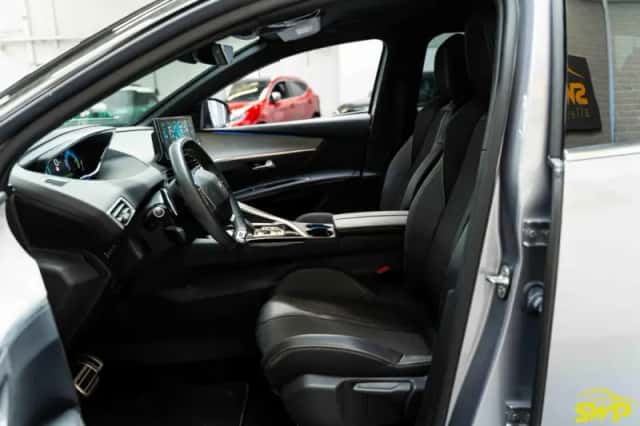 Peugeot 3008 (2023) thumbnail 2