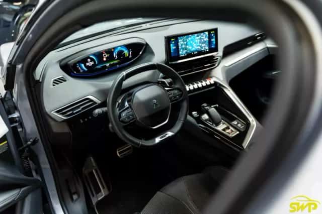 Peugeot 3008 (2023) thumbnail 5