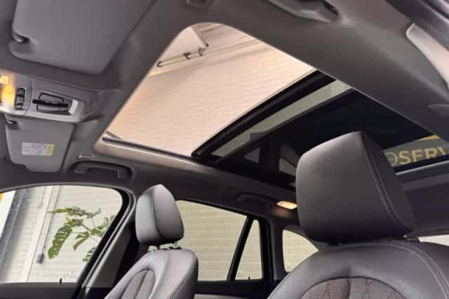 BMW X1 (2018) thumbnail 3