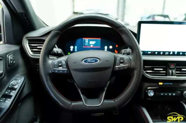 Ford Kuga (2024) thumbnail 4