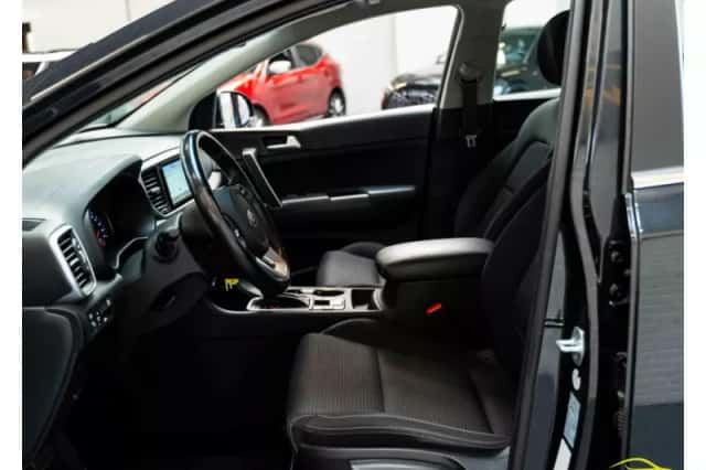 Kia Sportage (2019) thumbnail 3