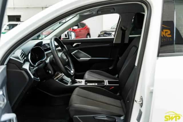 Audi Q3 (2019) thumbnail 2
