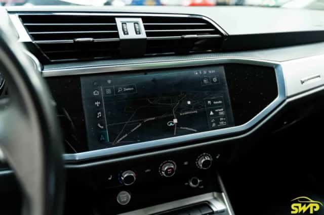 Audi Q3 (2019) thumbnail 6