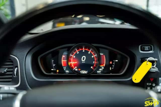 Volvo V40 (2018) thumbnail 4