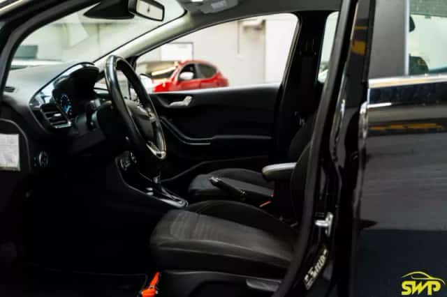 Ford Fiesta (2019) thumbnail 3