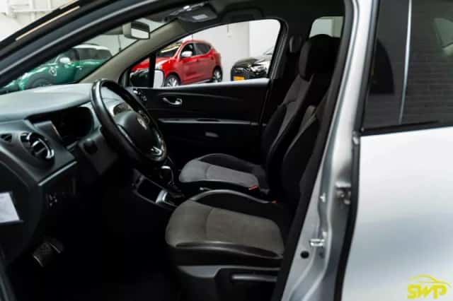 Renault Captur (2018) thumbnail 2