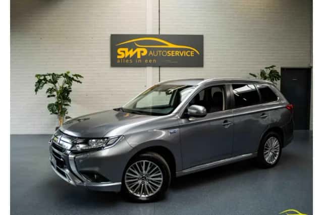 Mitsubishi Outlander (2019) thumbnail 1