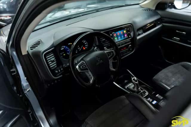 Mitsubishi Outlander (2019) thumbnail 5