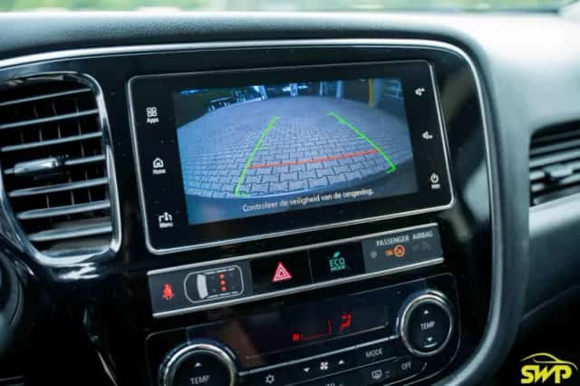 Mitsubishi Outlander (2019) thumbnail 6