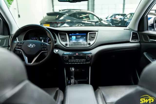 Hyundai Tucson (2016) thumbnail 4