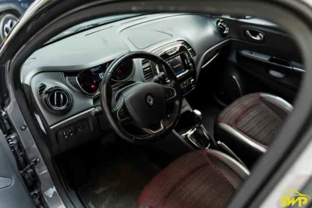 Renault Captur (2016) thumbnail 3