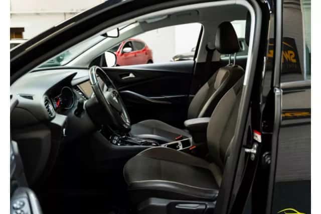 Opel Grandland (2019) thumbnail 2