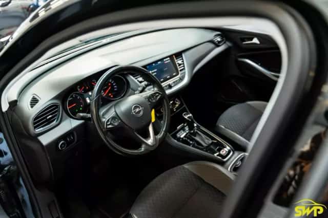 Opel Grandland (2019) thumbnail 3