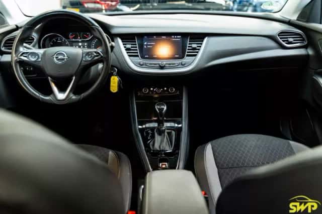 Opel Grandland (2019) thumbnail 4