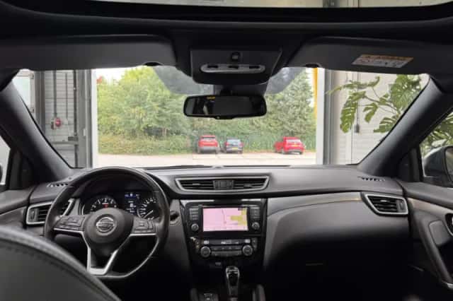 Nissan Qashqai (2019) thumbnail 3