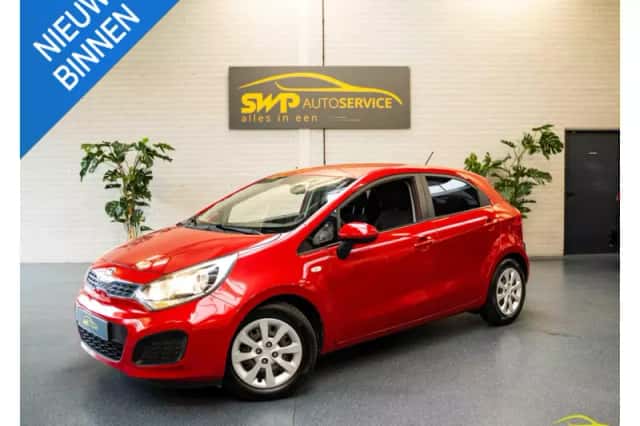Kia Rio (2014) thumbnail 1