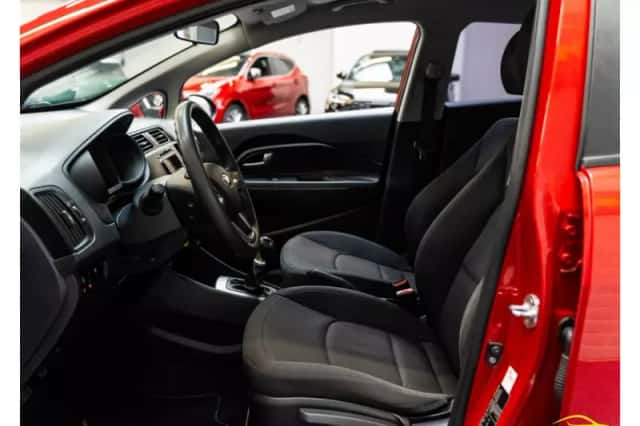 Kia Rio (2014) thumbnail 6