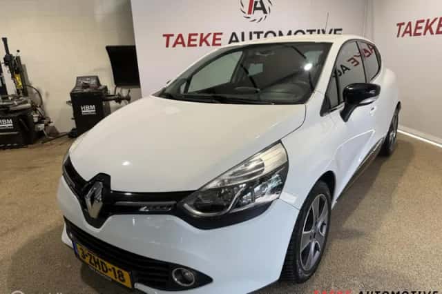 Renault Clio (2015) thumbnail 1