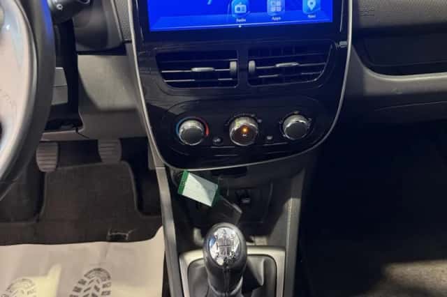 Renault Clio (2015) thumbnail 5