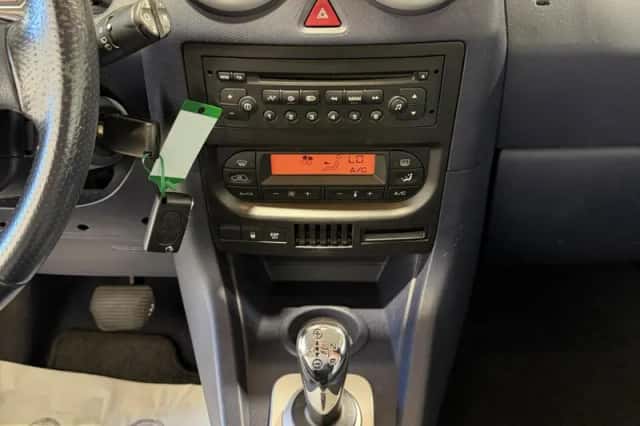 Peugeot 1007 (2006) thumbnail 5