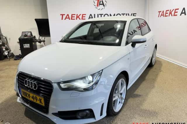Audi A1 (2012) thumbnail 1