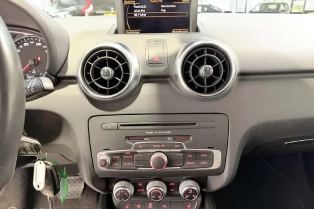 Audi A1 (2012) thumbnail 6