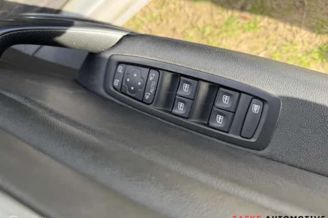 Renault Mégane (2017) thumbnail 3